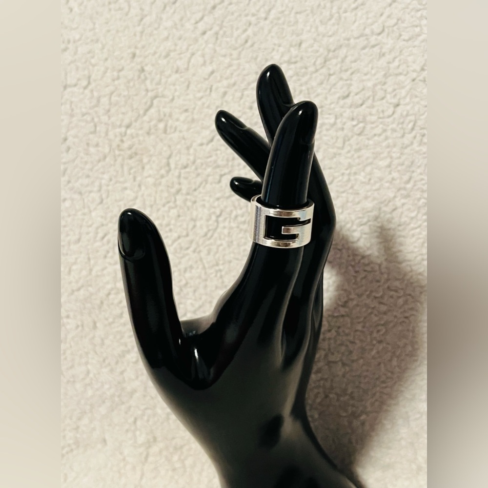 Gucci Cutout G Thick Band Silver Ring - Picture 7 of 11